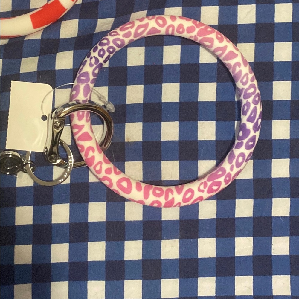Oventure ring keychain